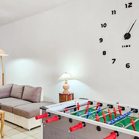 아파트 Dependance With Pool