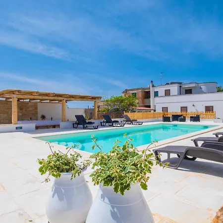 Apartmán Dependance With Pool Specchia